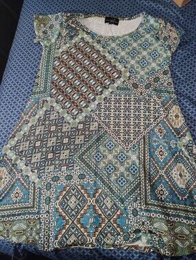 Lexington Avenue Women's geometric Pattern — Size L